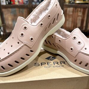 Sperry Topsiders Blush (Light Pink) Color Fur Lined in “Float” Style  New in Box
